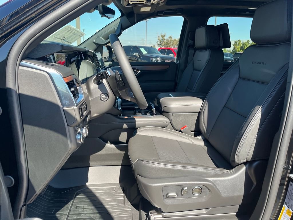 New 2026 GMC Yukon XL Denali w/ Denali Reserve Package image 9
