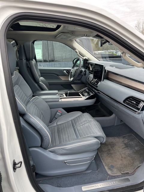 Used 2020 Lincoln Navigator Black Label w/ Cargo Convenience Package image 8