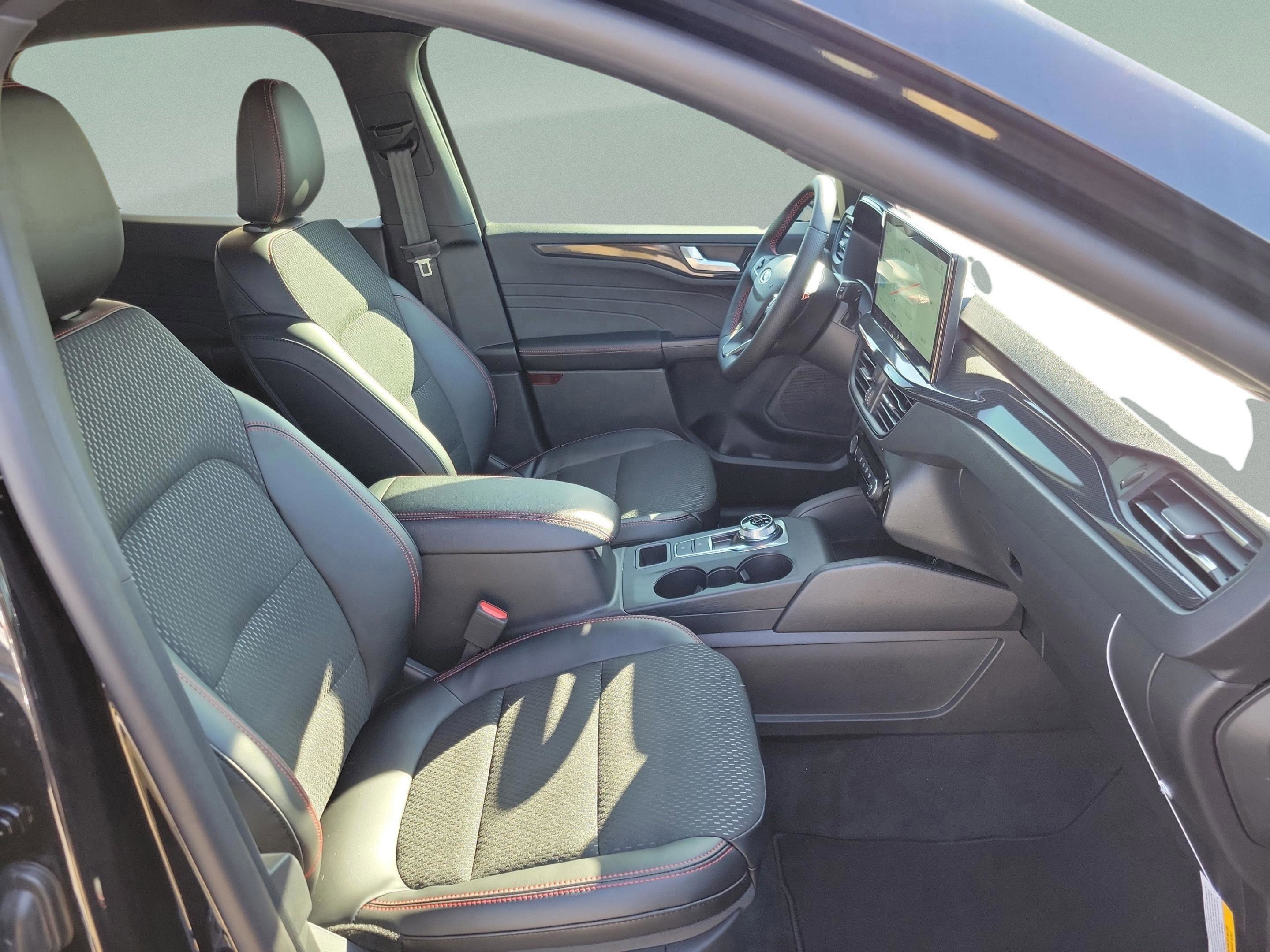 New 2026 Ford Escape ST-Line w/ Tech Pack #1 image 9