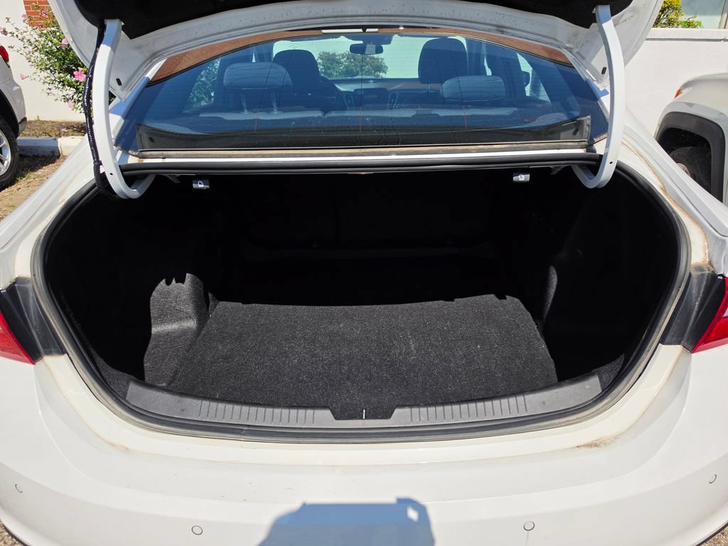 Used 2023 Chevrolet Malibu LS w/ Driver Confidence Package FWD image 8