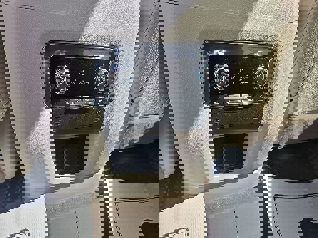 New 2026 GMC Yukon Denali w/ LPO, Floor Liner Package image 18