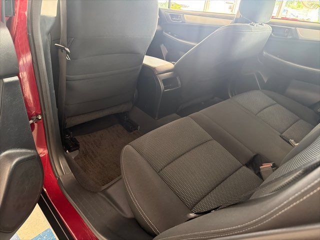 Used 2019 Subaru Outback 2.5i AWD/4WD image 6