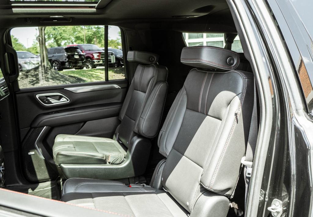 Used 2021 Chevrolet Suburban RST w/ Luxury Package AWD/4WD image 26