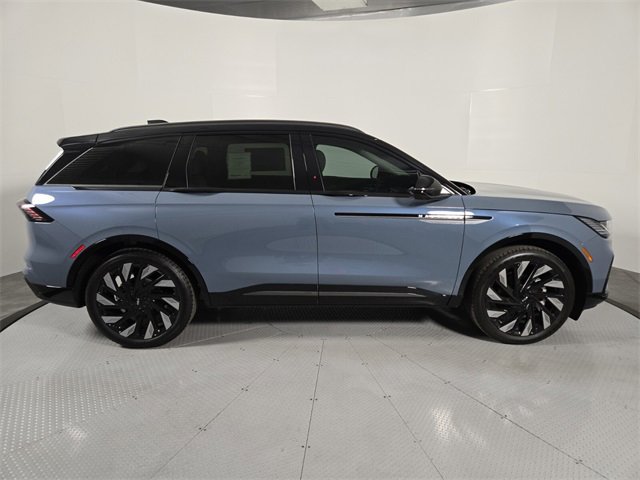New 2026 Lincoln Nautilus Reserve w/ Jet Appearance Package image 3