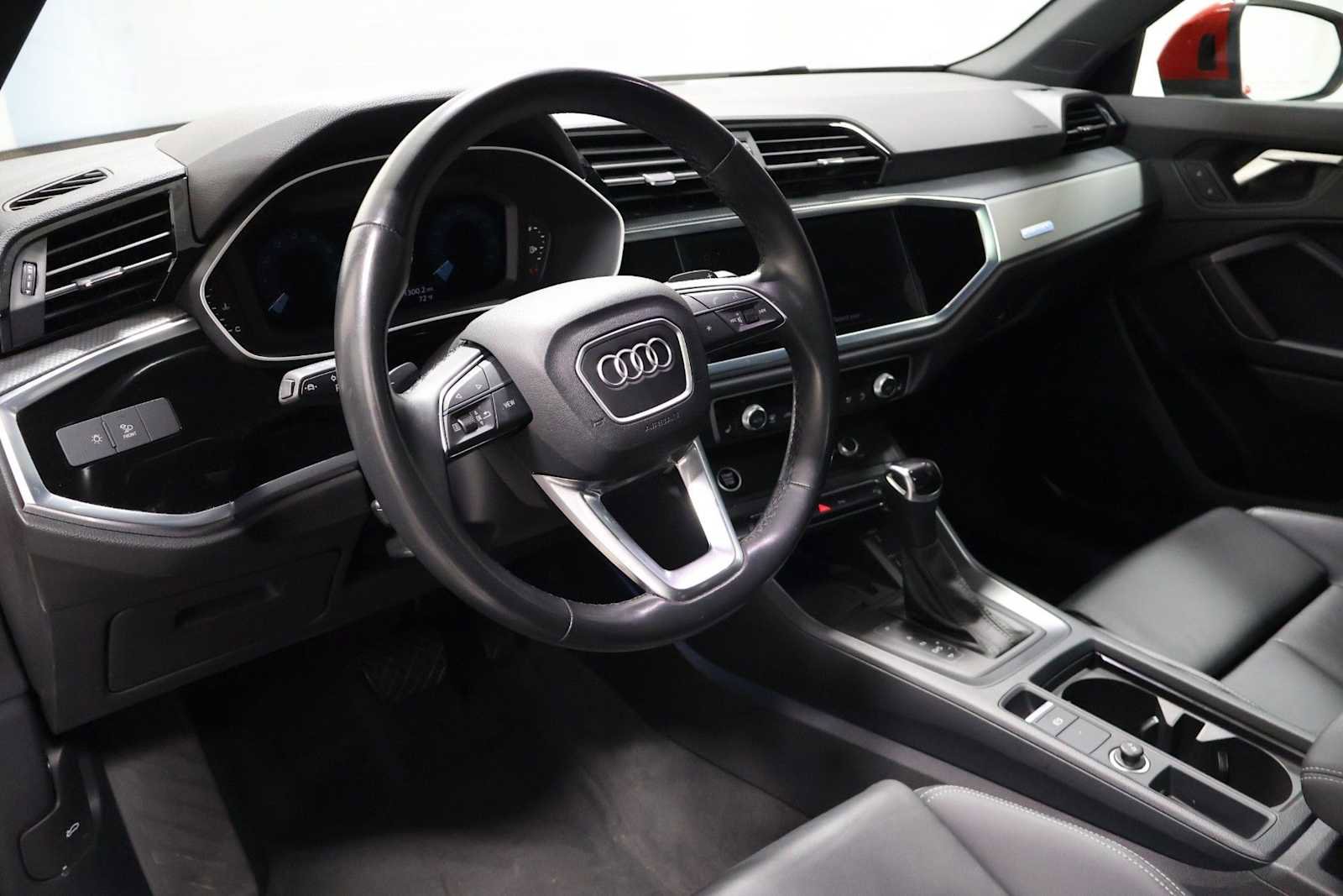 Used 2023 Audi Q3 2.0T Premium Plus image 4