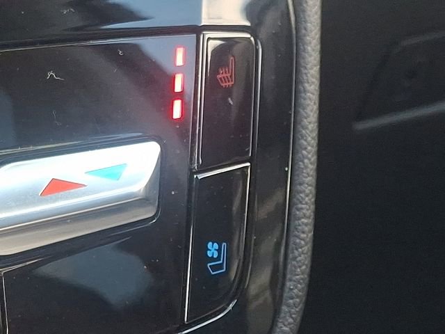 Used 2023 Ford Explorer Limited AWD/4WD image 27