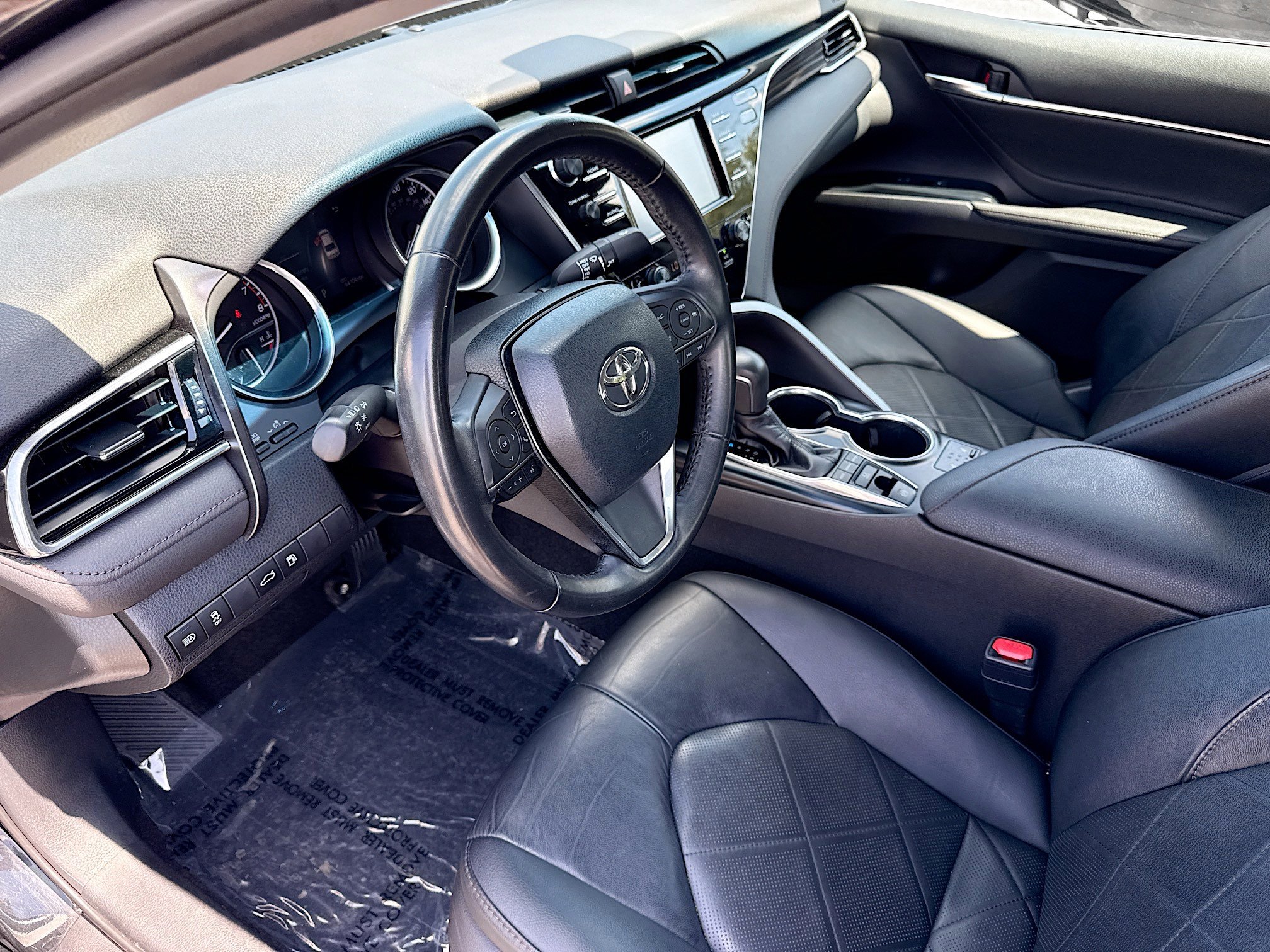 Used 2018 Toyota Camry XLE FWD image 25