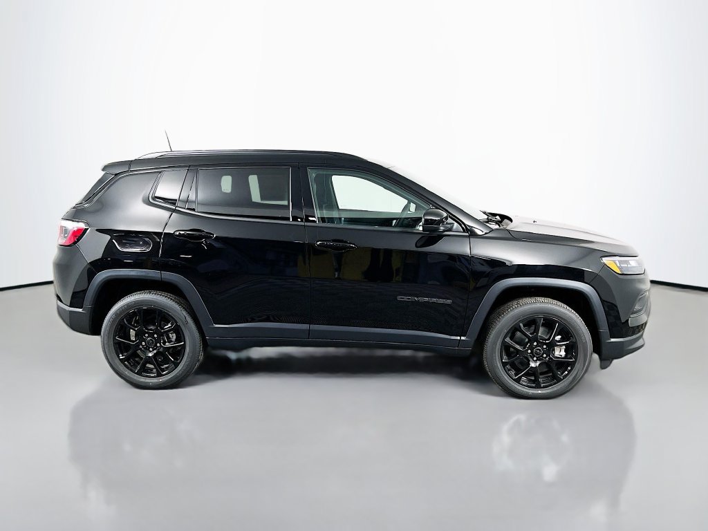 New 2026 Jeep Compass Latitude AWD/4WD image 8