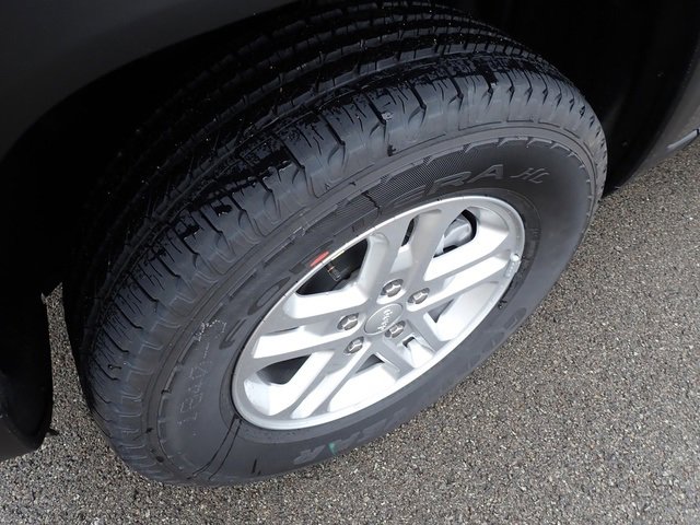 New 2025 Jeep Grand Cherokee Laredo image 11