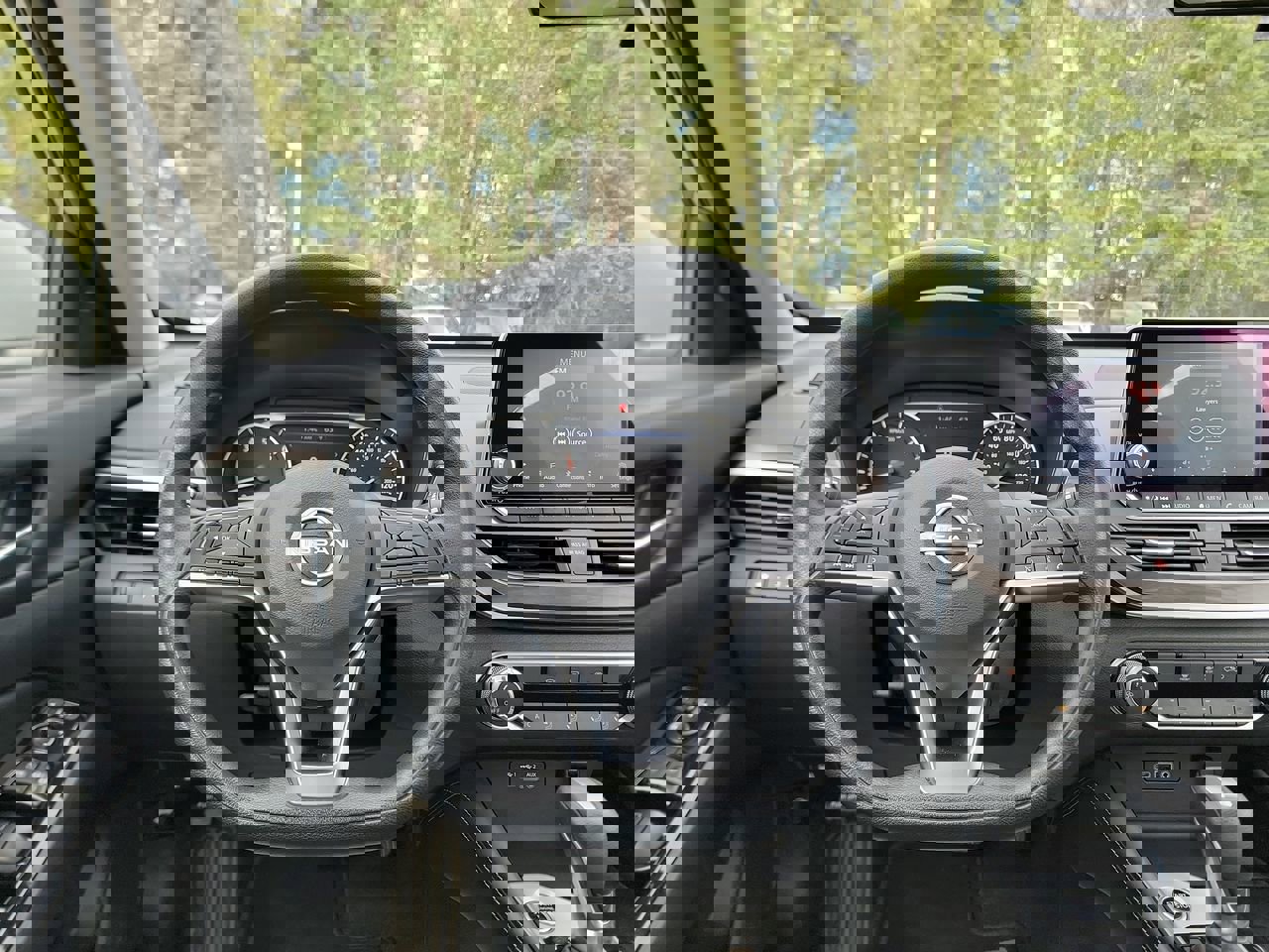 Used 2023 Nissan Altima 2.5 SV image 14