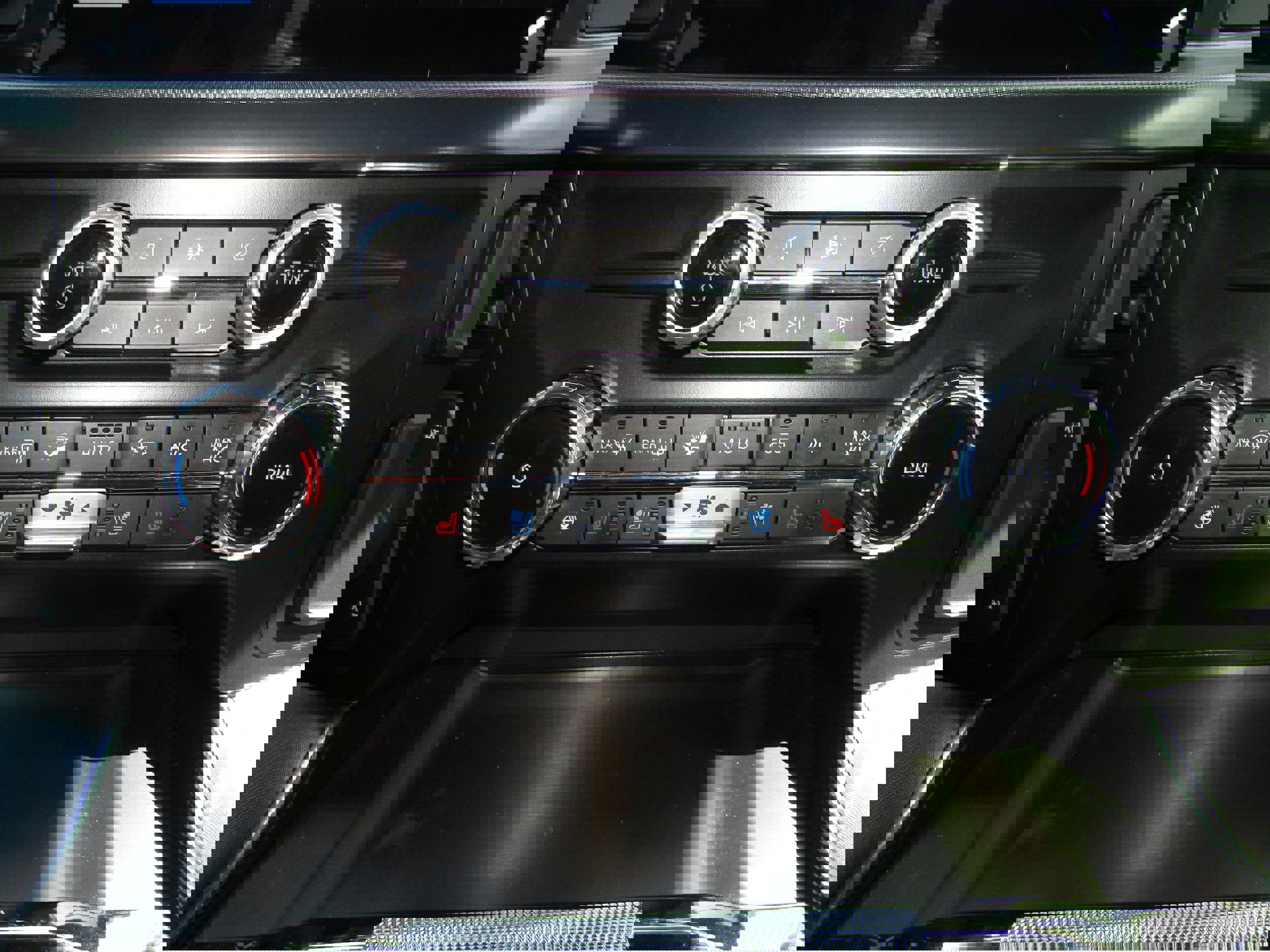 Used 2024 Ford F150 Platinum w/ FX4 Off-Road Package image 34