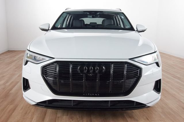 Used 2023 Audi e-tron Premium Plus w/ Premium Plus Package AWD/4WD image 2