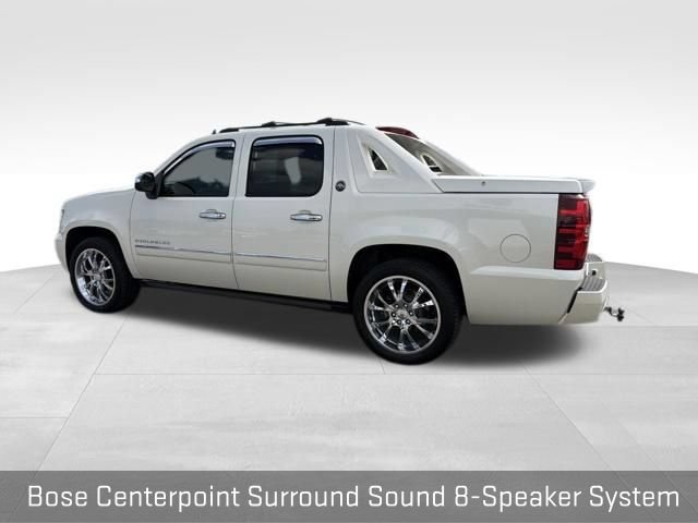 Used 2013 Chevrolet Avalanche LTZ RWD image 9