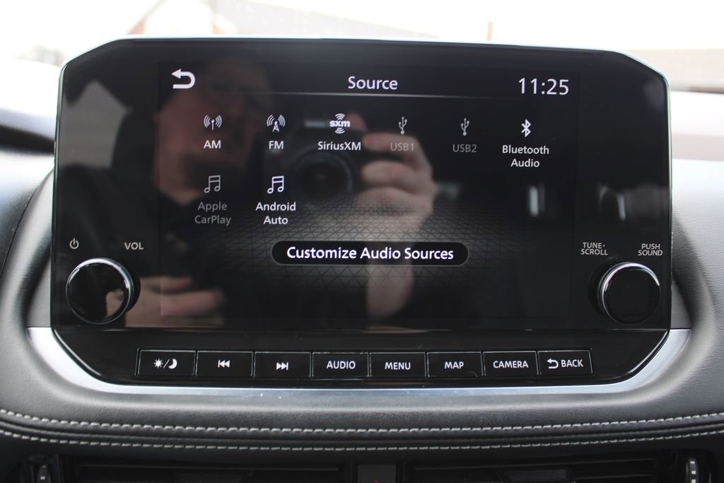 Used 2022 Nissan Rogue Platinum w/ Head-Up Display Package image 16