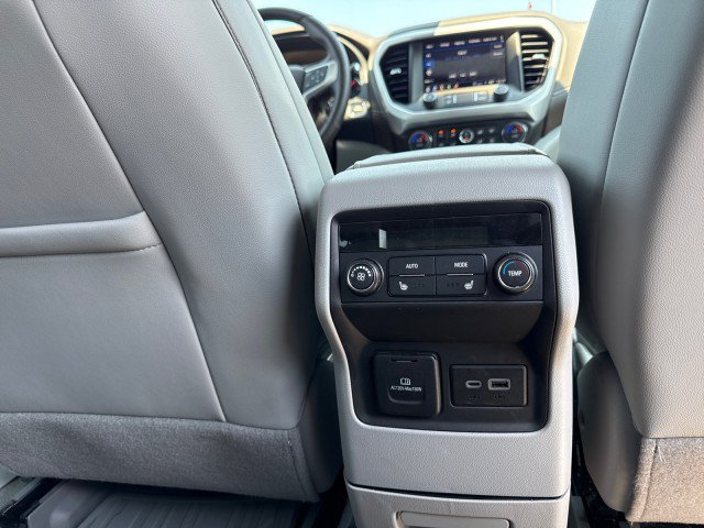 Used 2023 GMC Acadia SLT w/ Technology Package FWD image 14