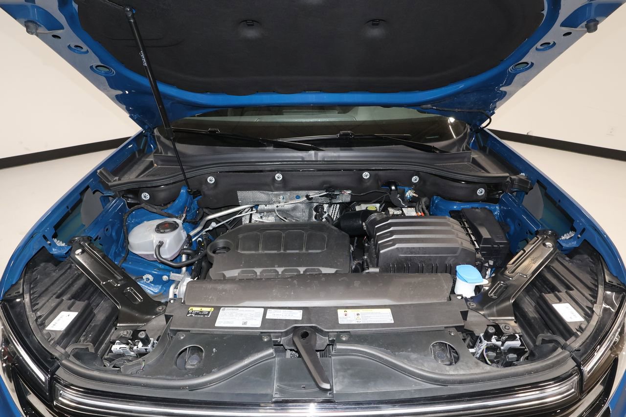 Used 2025 Volkswagen Atlas Cross Sport SE image 29