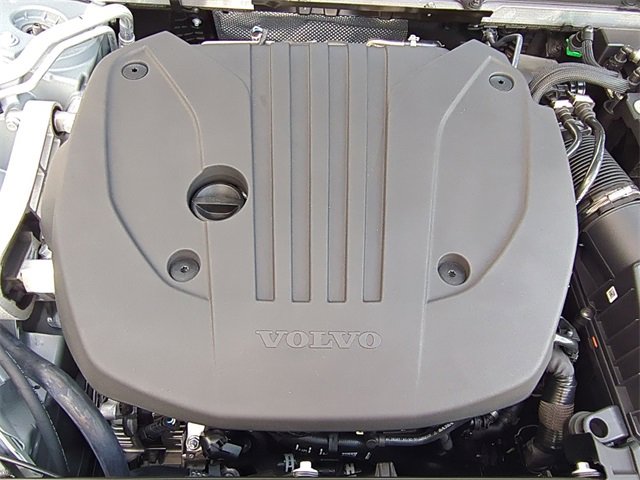 New 2026 Volvo V60 B5 Cross Country Plus w/ Protection Package Premier image 24