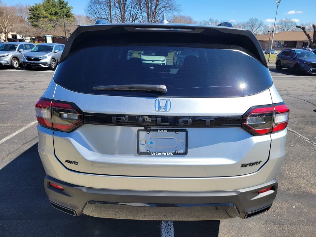 New 2026 Honda Pilot Sport image 4