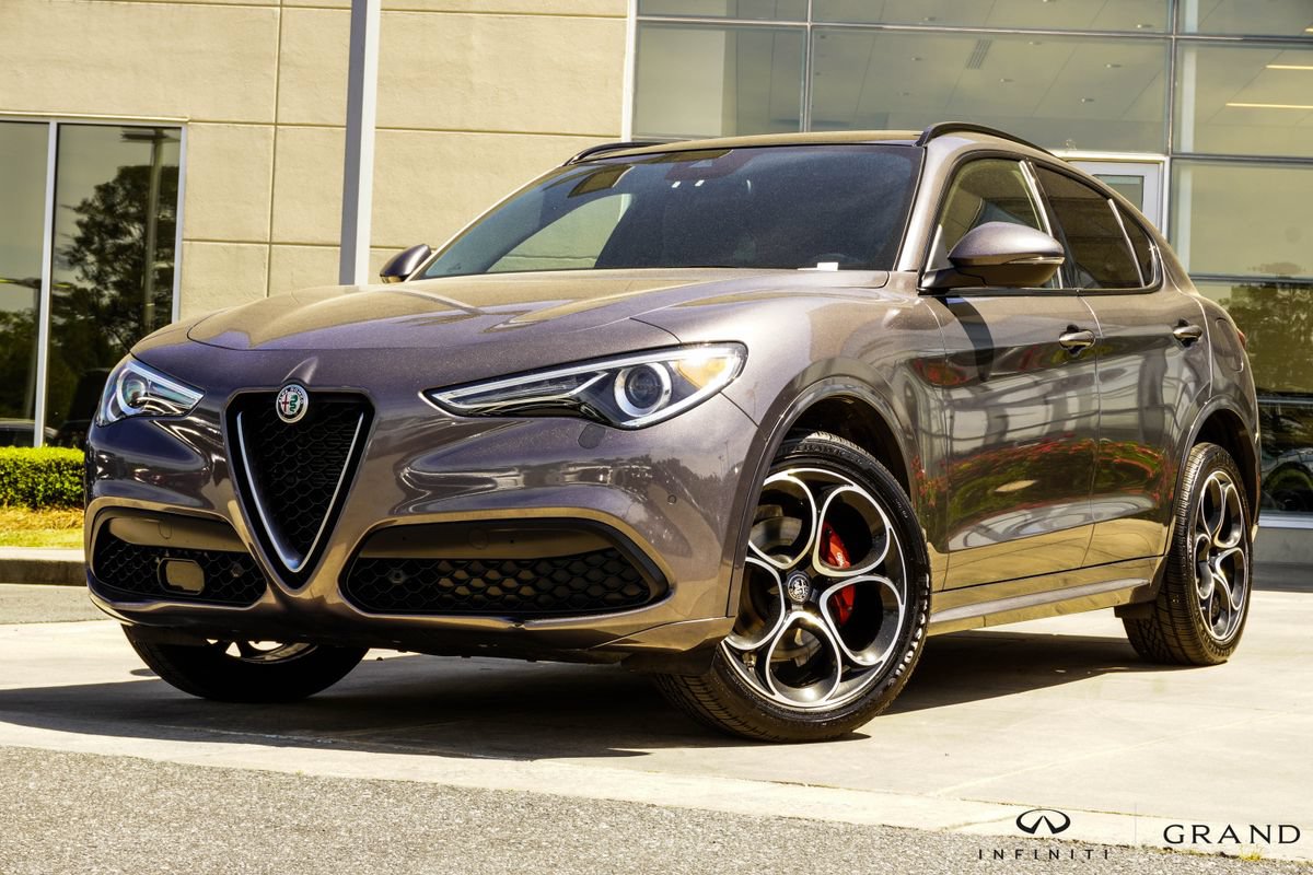 Used 2023 Alfa Romeo Stelvio Ti AWD/4WD image 1