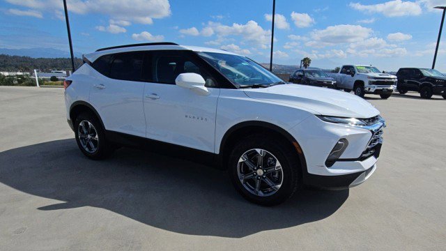 Used 2023 Chevrolet Blazer LT w/ Convenience Package FWD image 2