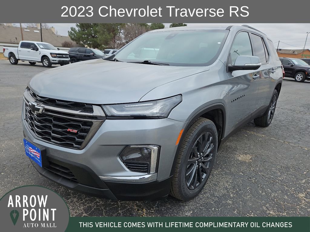 Used 2023 Chevrolet Traverse RS image 4