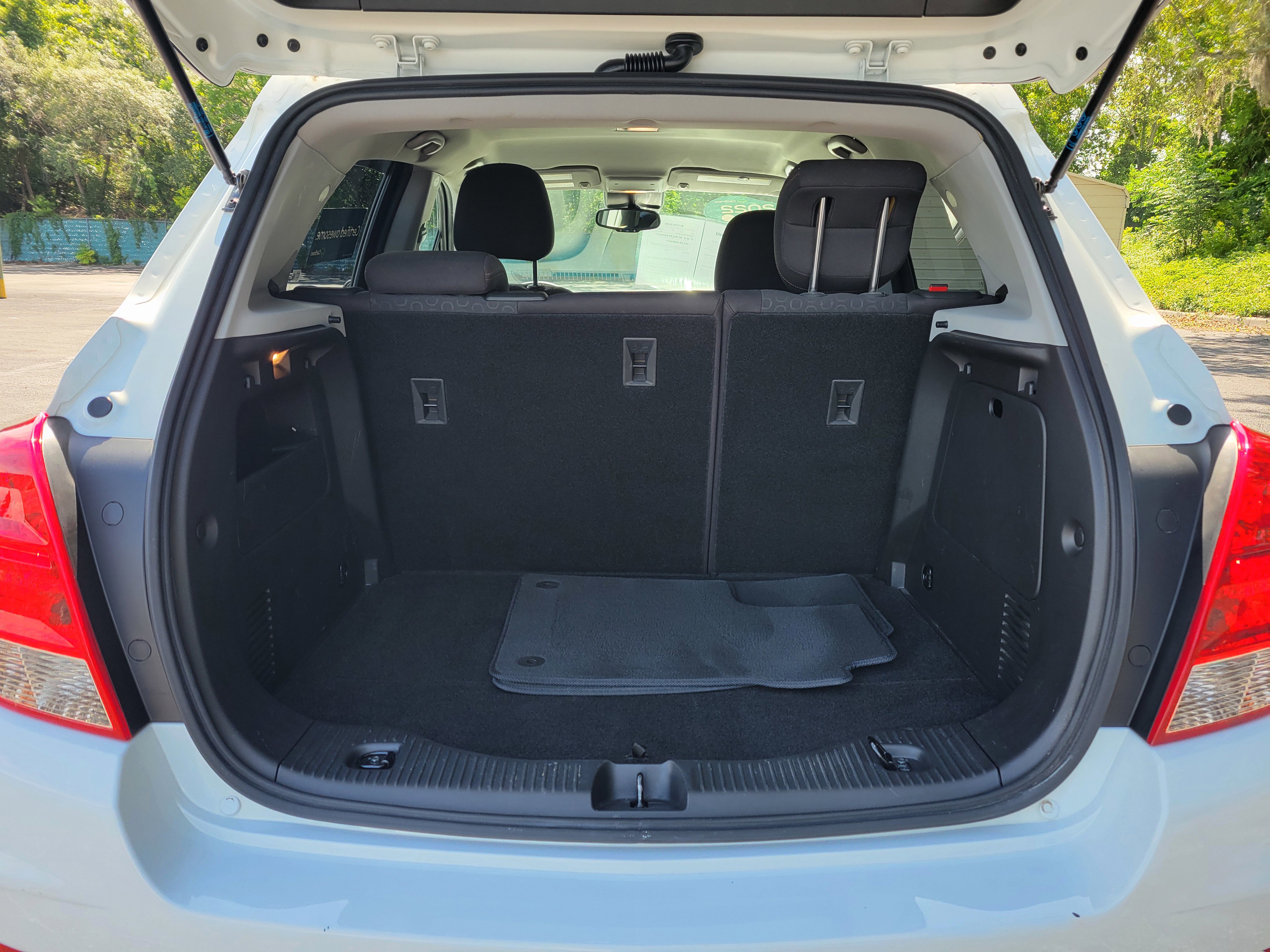 Certified 2022 Chevrolet Trax LS w/ Tint and Cruise Package FWD image 7
