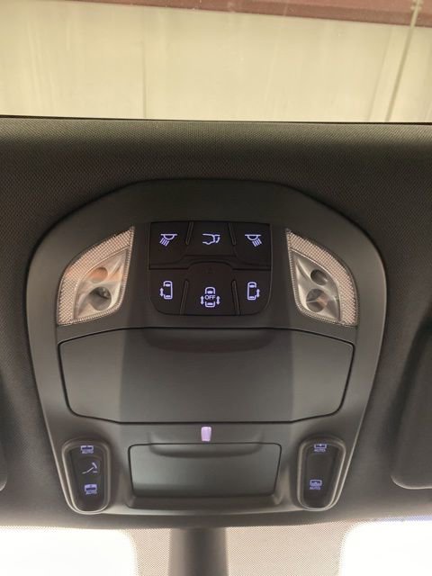 Used 2026 Chrysler Pacifica Limited w/ S Appearance Package image 15