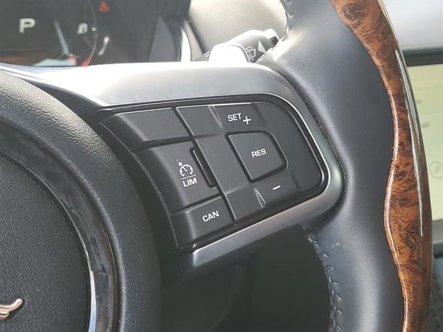 Used 2023 Jaguar F-TYPE P450 image 40