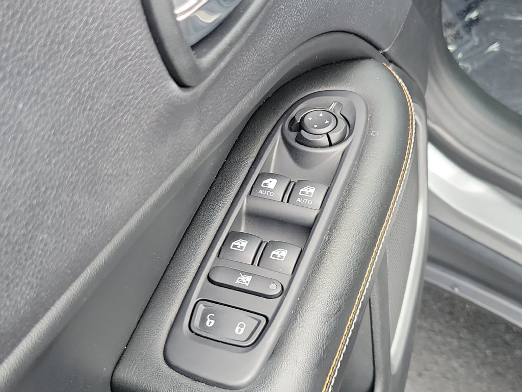 Used 2019 Jeep Compass Sport w/ Cold Weather Group AWD/4WD image 18