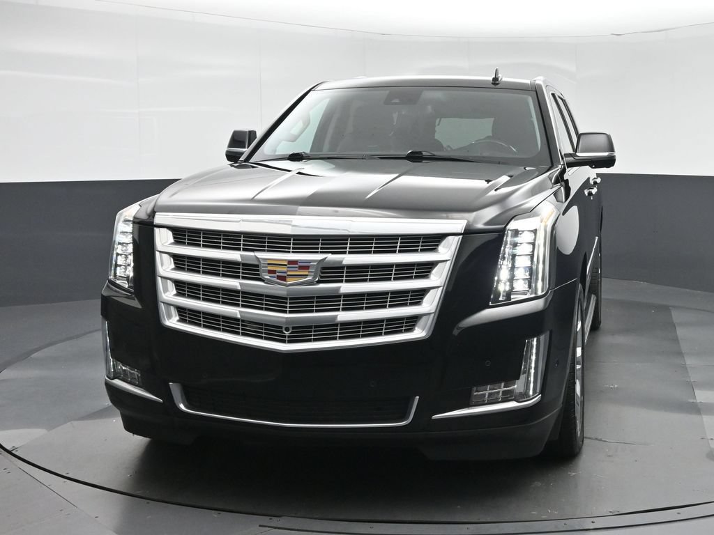 Used 2020 Cadillac Escalade Luxury w/ LPO, Radiant Package AWD/4WD image 2