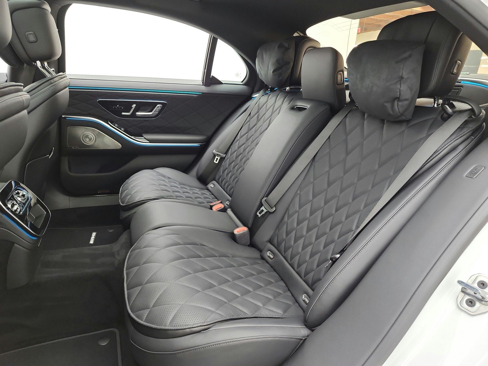 New 2027 Mercedes-Benz S 580 4MATIC Sedan image 11
