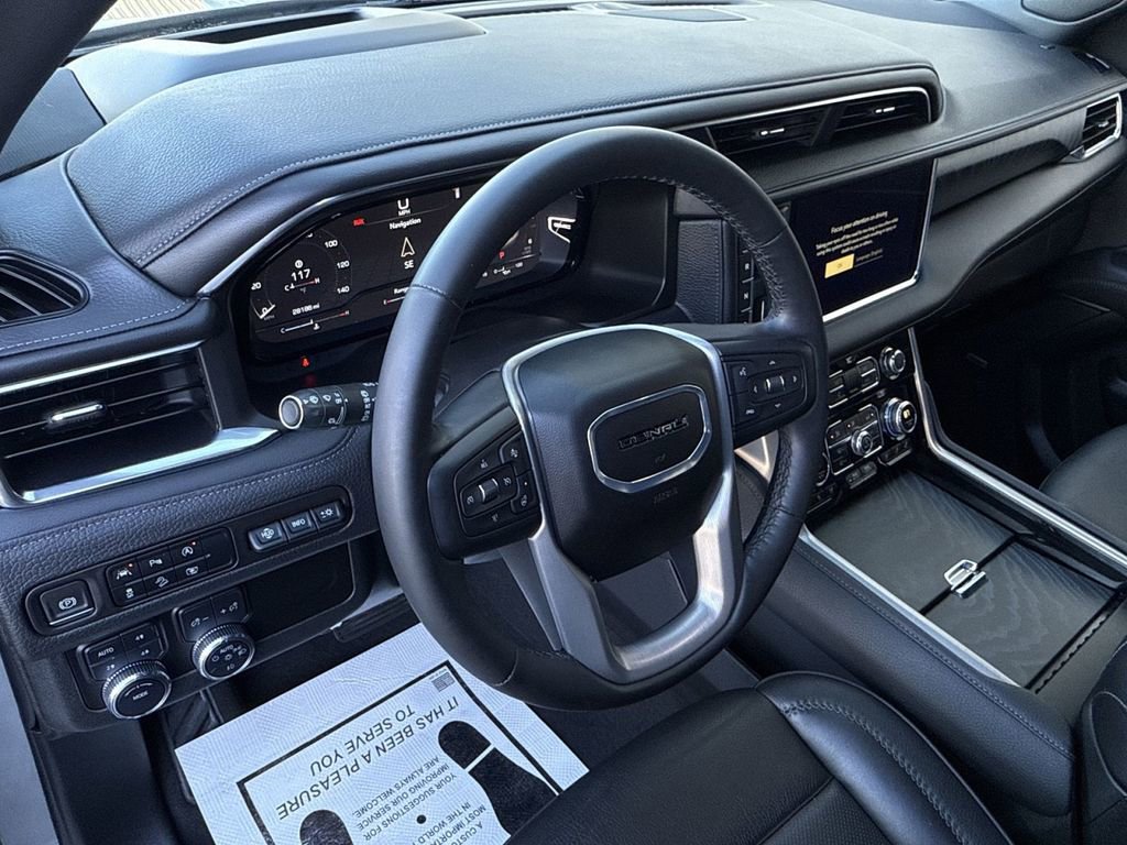 Used 2024 GMC Yukon XL Denali image 16