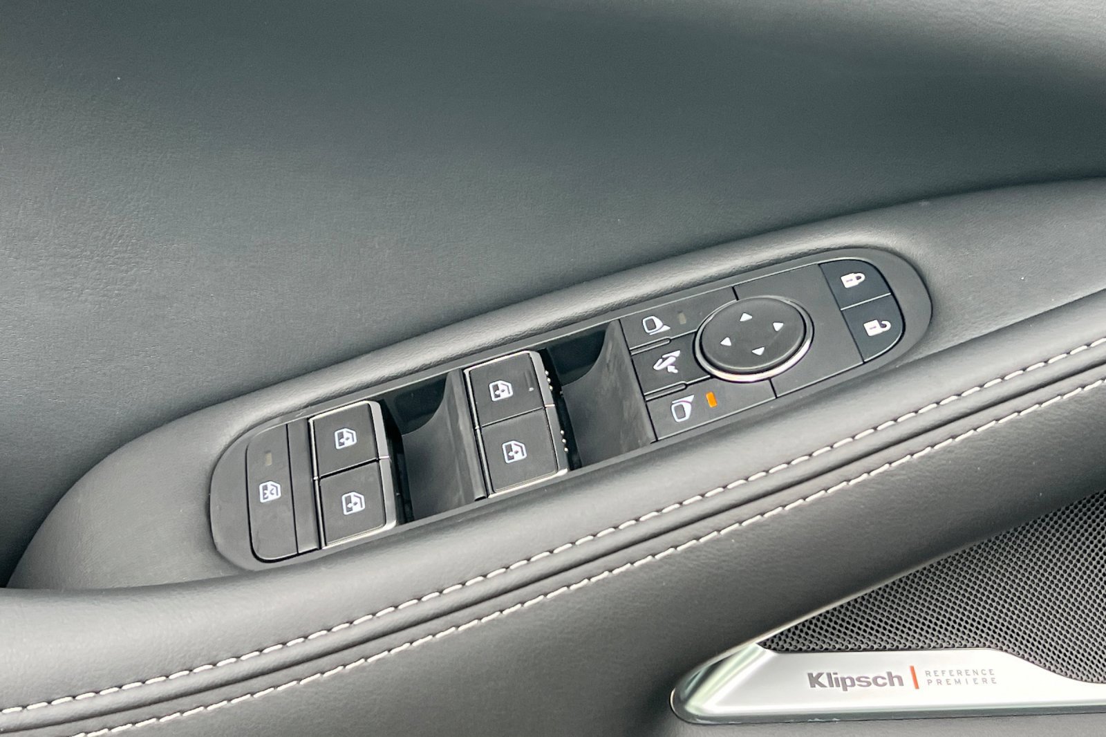 New 2026 INFINITI QX60 Autograph w/ Dark Cargo Package image 11