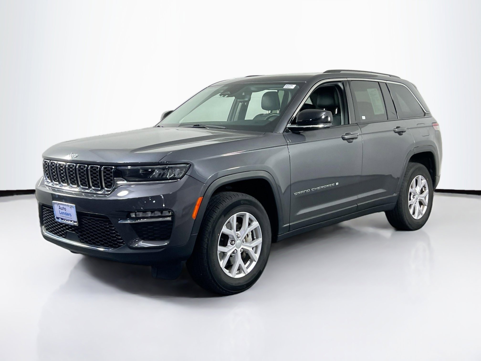 Used 2022 Jeep Grand Cherokee Limited image 1