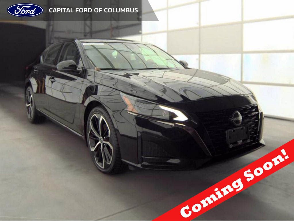 Used 2023 Nissan Altima 2.5 SR w/ SR Premium Package AWD/4WD image 1