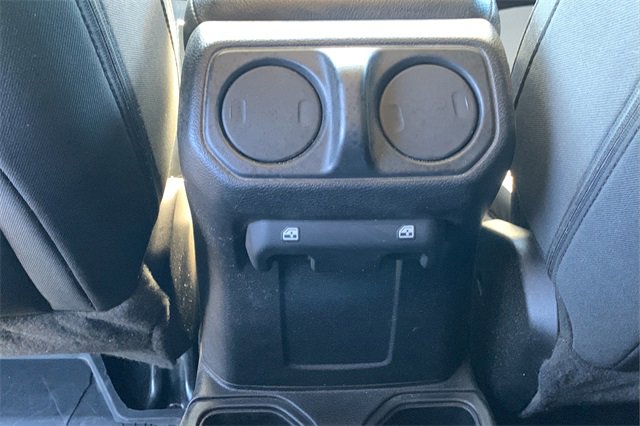 Certified 2022 Jeep Gladiator Willys image 40