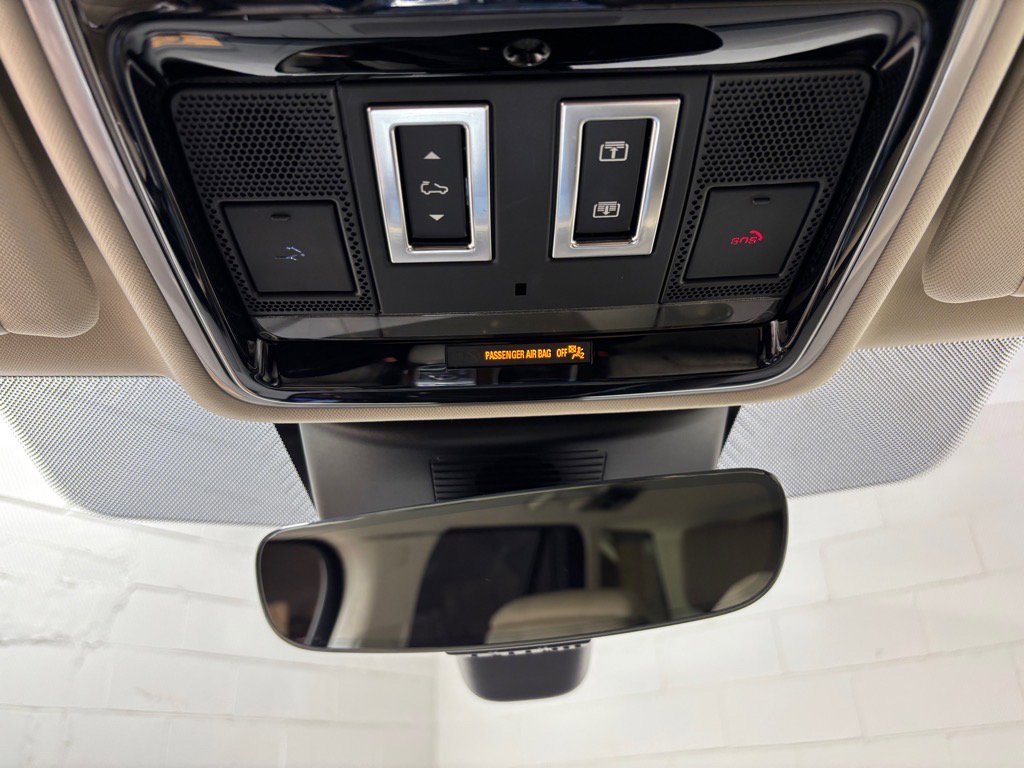 Used 2022 Land Rover Range Rover Westminster Edition image 12