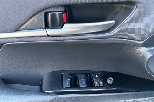 Used 2025 Toyota Camry LE image 11