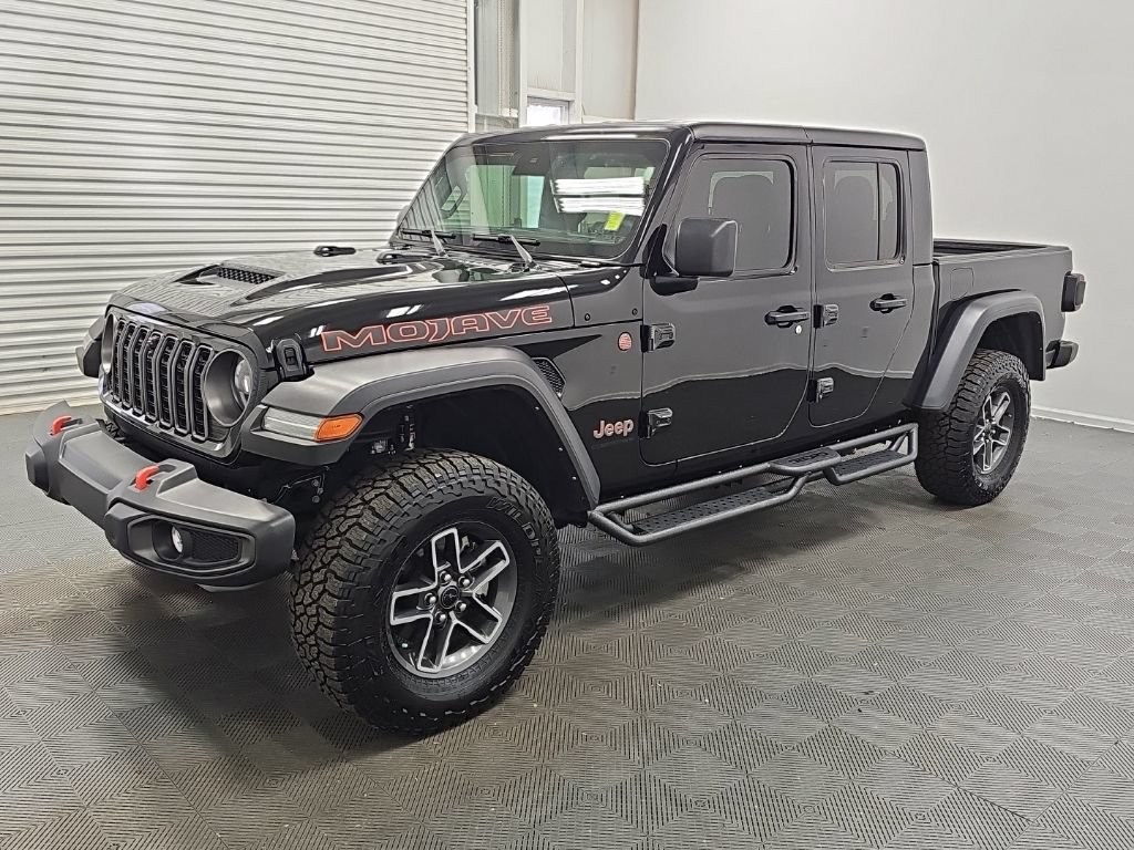 Used 2025 Jeep Gladiator Mojave w/ Convenience Group AWD/4WD image 5