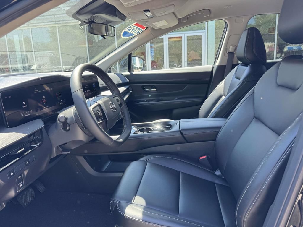 Certified 2025 Nissan Murano SV AWD/4WD image 16