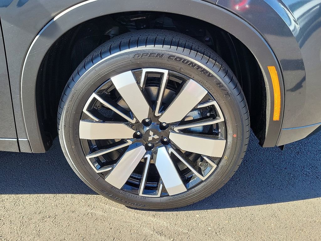 New 2025 Mitsubishi Outlander SEL image 6