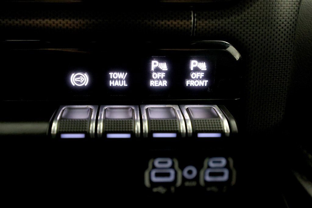 Used 2023 RAM 2500 Limited image 33