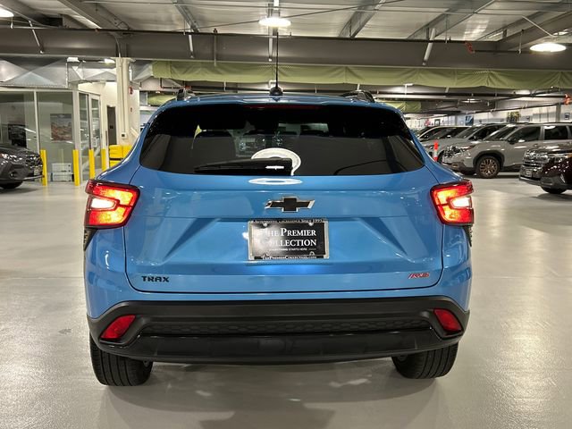 Used 2025 Chevrolet Trax RS w/ Sunroof Package image 3