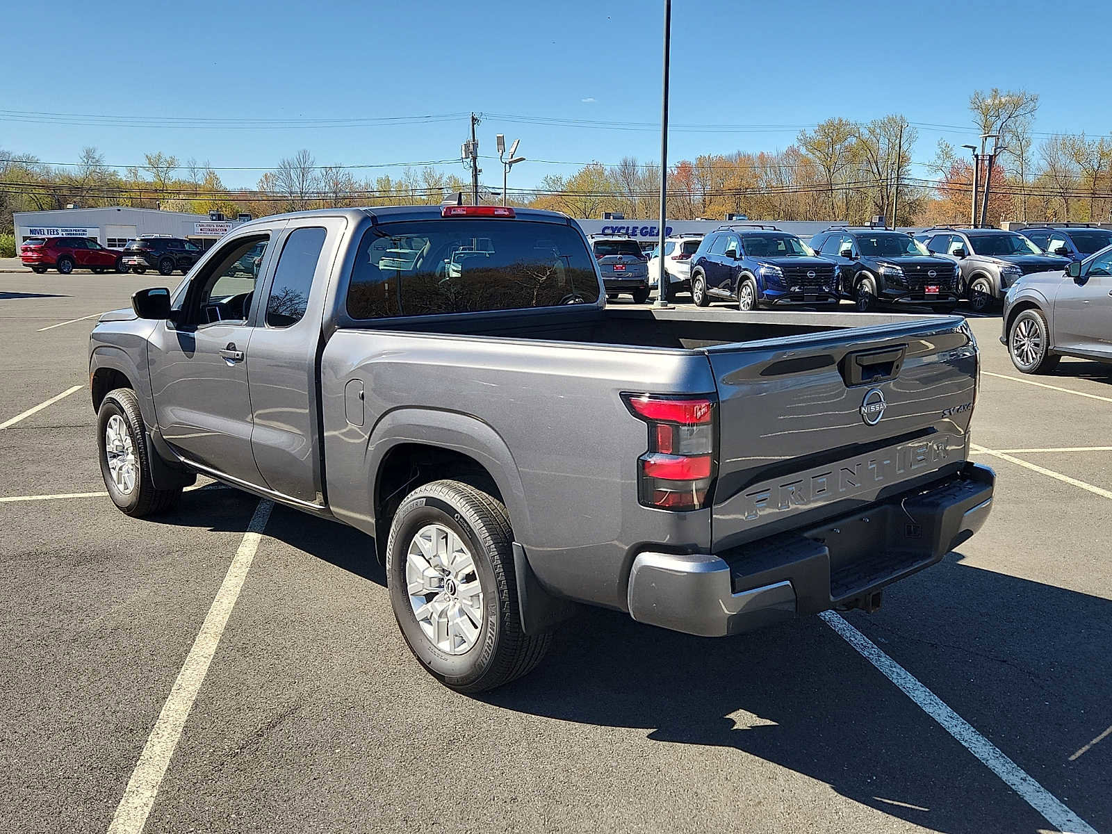 Used 2023 Nissan Frontier SV w/ Tow Package AWD/4WD image 6