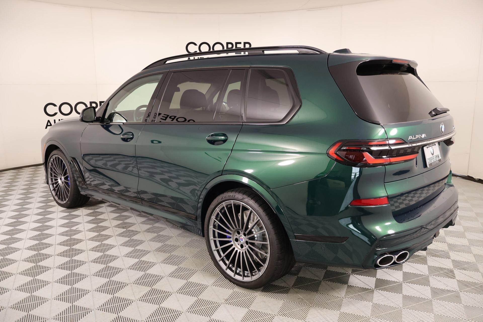 Used 2025 BMW ALPINA XB7 image 25