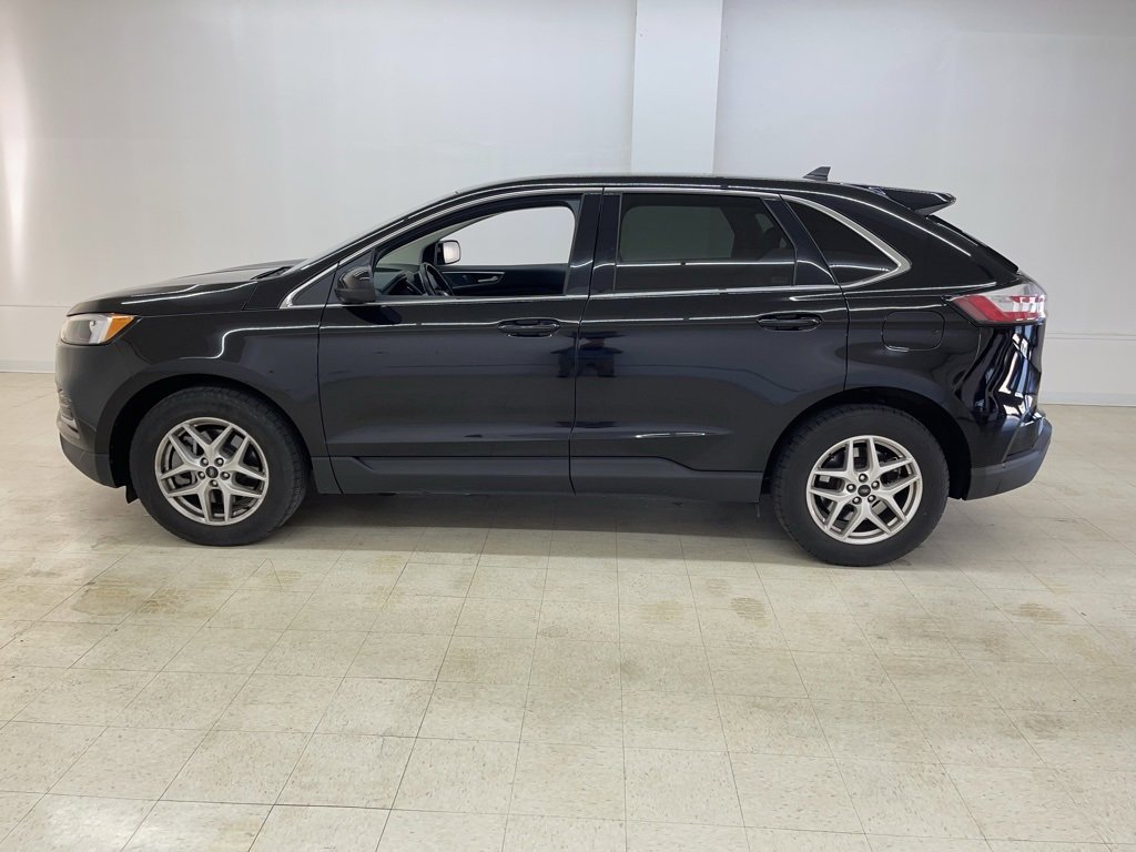 Used 2024 Ford Edge SEL image 2