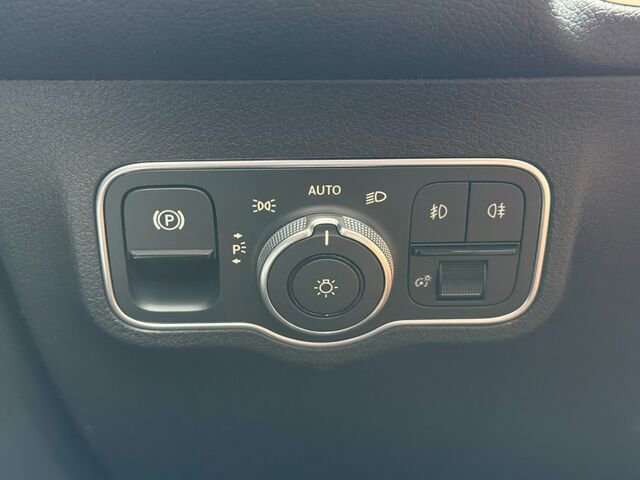 Used 2026 Mercedes-Benz GLB 250 4MATIC image 34