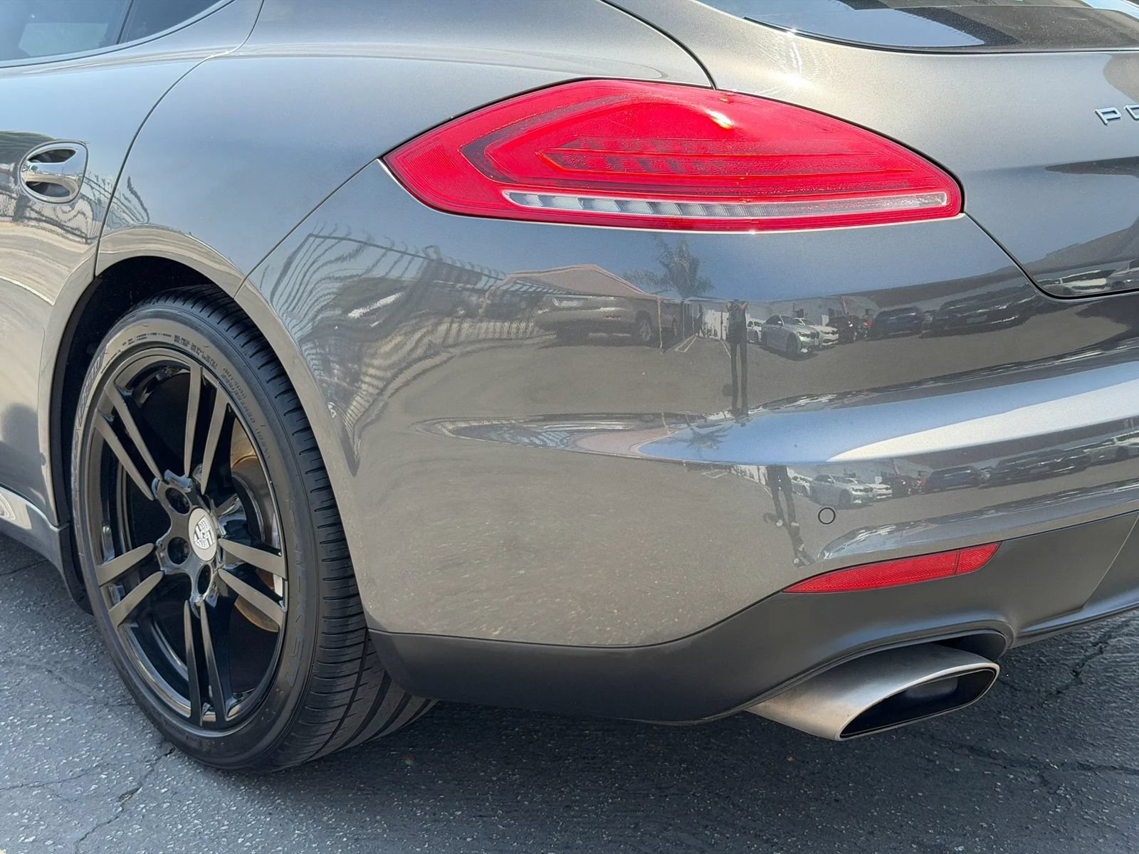 Used 2014 Porsche Panamera 4 AWD/4WD image 27