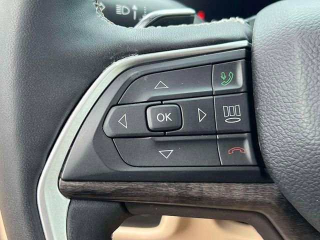 Certified 2024 Jeep Grand Cherokee Limited w/ Black Appearance Package image 25