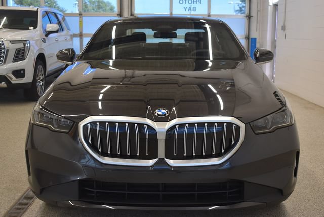 New 2027 BMW 530i xDrive w/ Premium Package AWD/4WD image 3